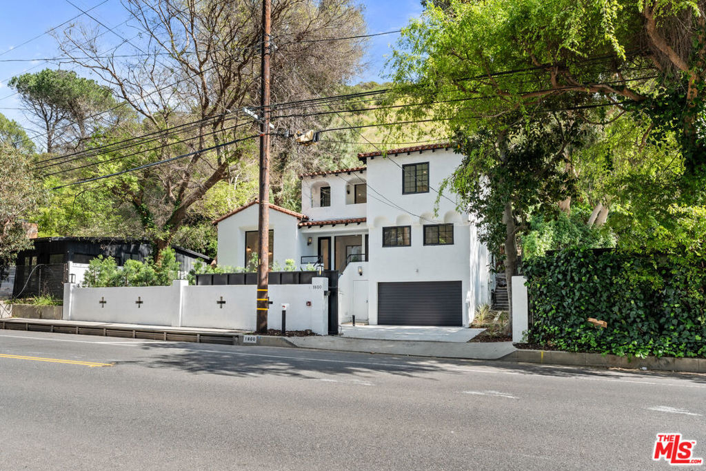 1800 E Benedict Canyon Drive - Photo 2