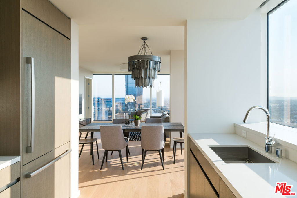 889 Francisco Street - Photo 5