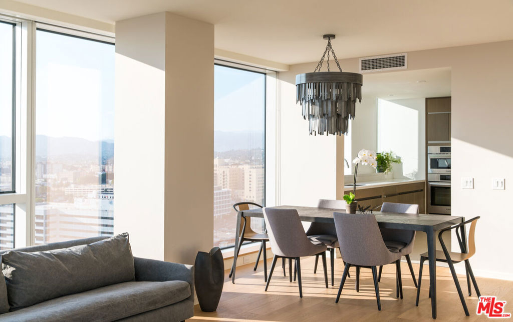 889 Francisco Street - Photo 4