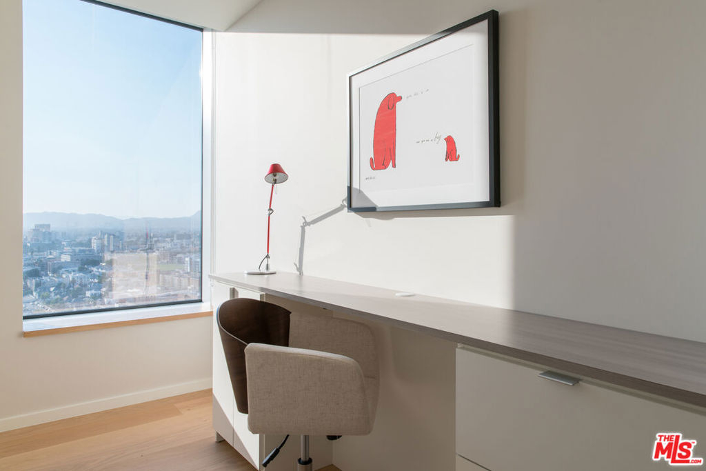 889 Francisco Street - Photo 6