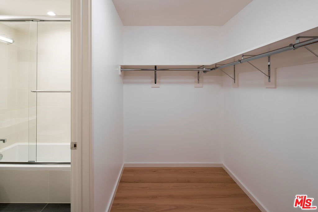 889 Francisco Street - Photo 17