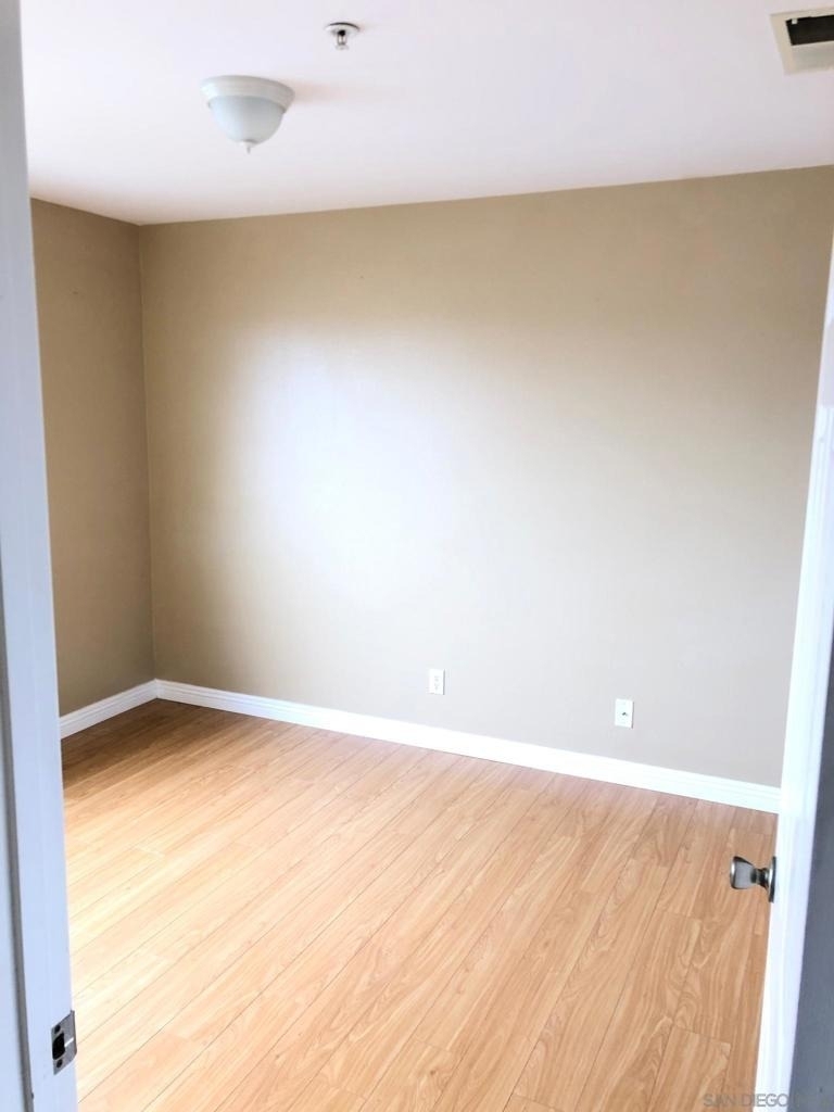 7280 Hyatt St - Photo 7