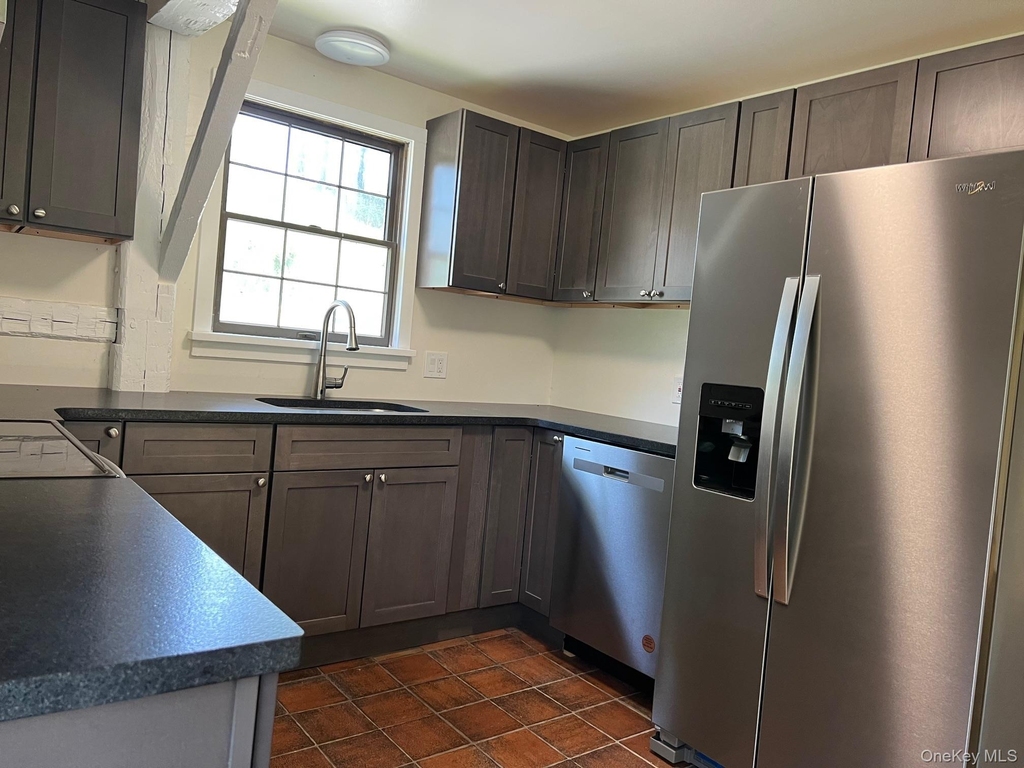 121 E Hook Cross Road - Photo 2