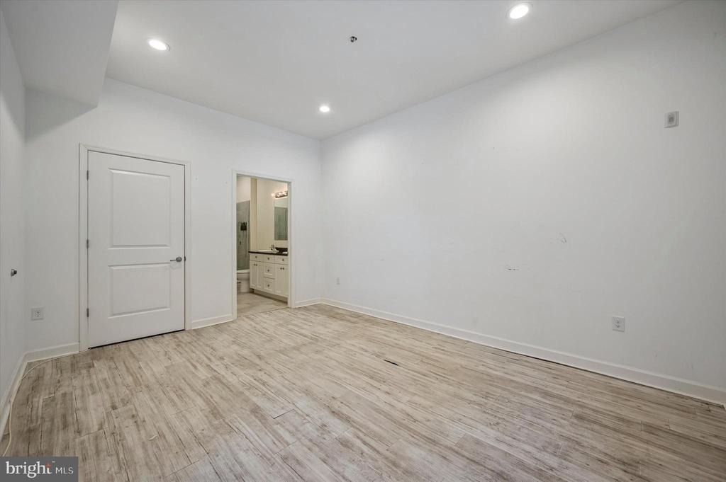 980 N Marshall Street - Photo 13