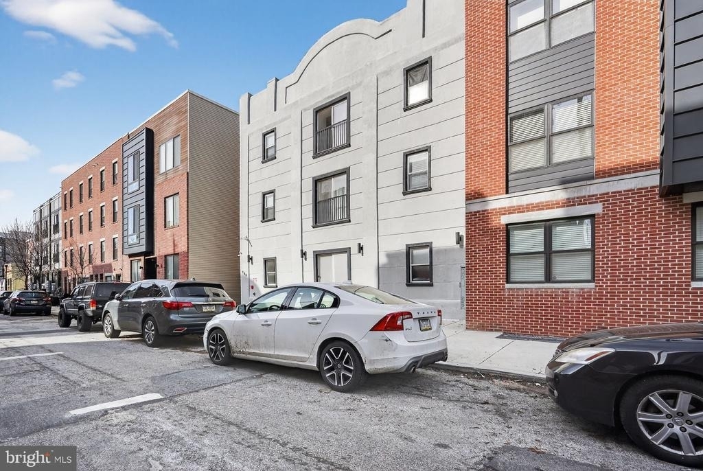 980 N Marshall Street - Photo 3