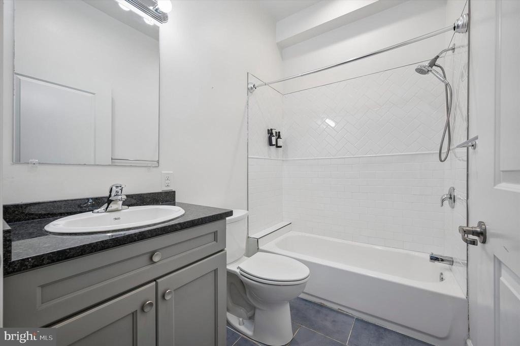 980 N Marshall Street - Photo 17