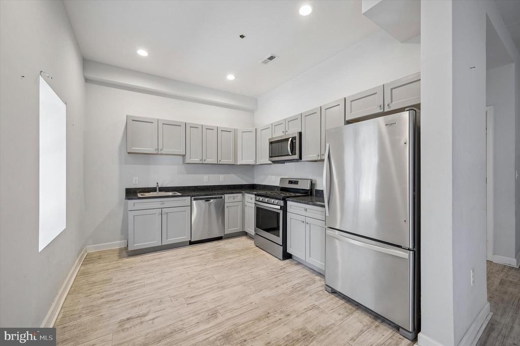 980 N Marshall Street - Photo 8
