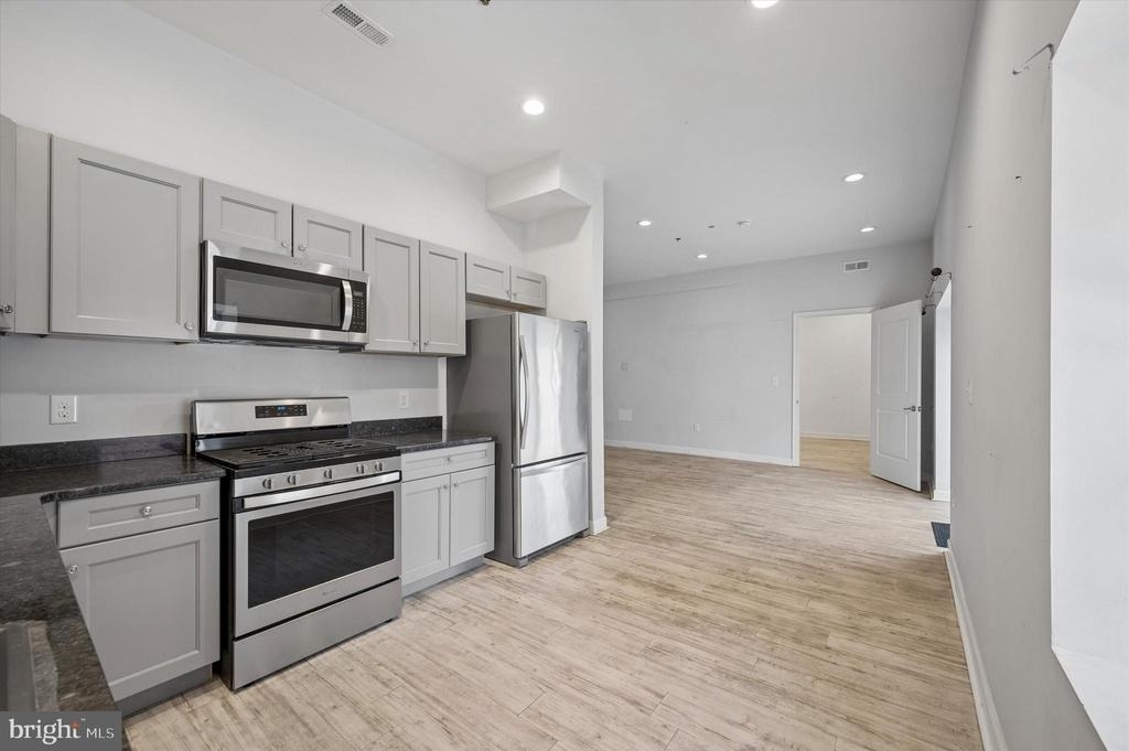 980 N Marshall Street - Photo 5