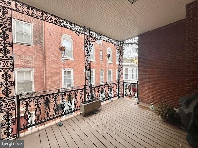 708 Franklin St. N - Photo 1