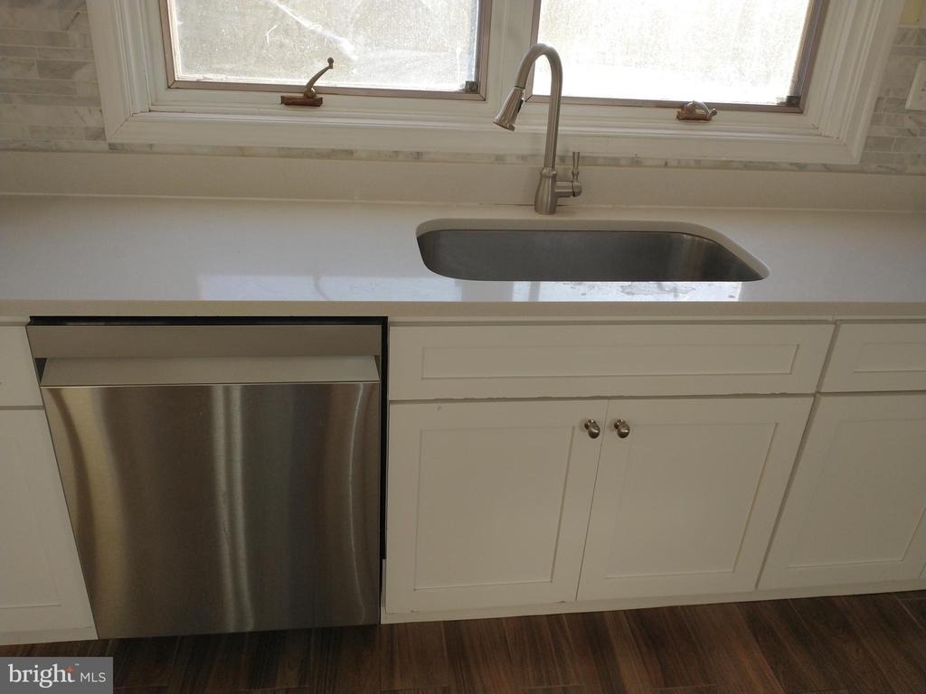 512 Dartmouth Drive - Photo 4