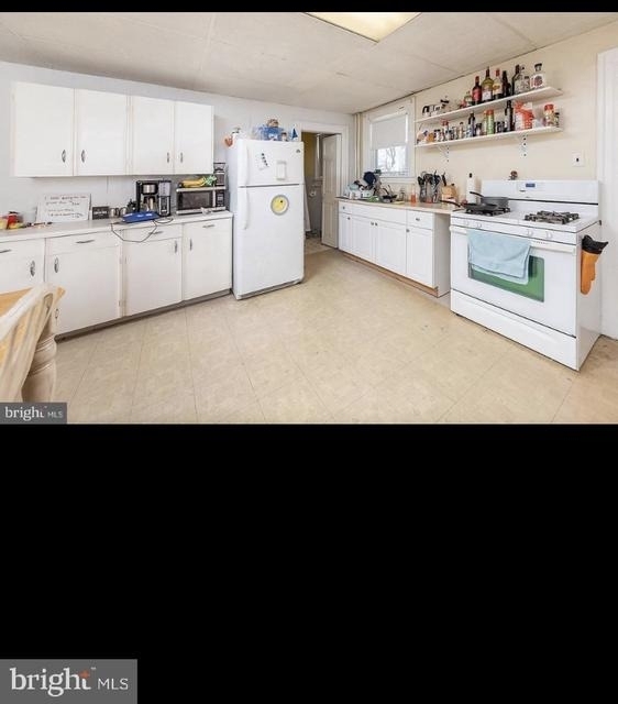 310 University Boulevard - Photo 3