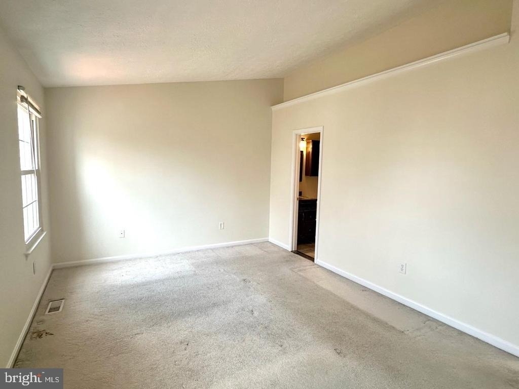 898 Bayridge Drive - Photo 12