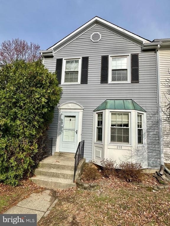 898 Bayridge Drive - Photo 1