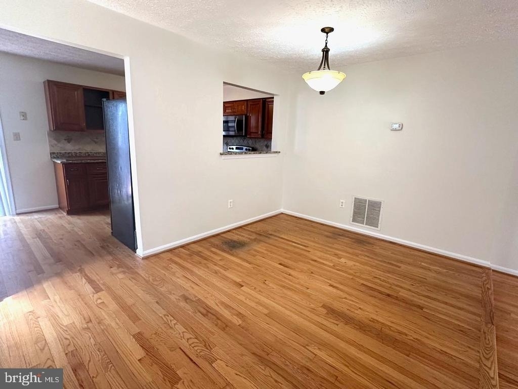 898 Bayridge Drive - Photo 6