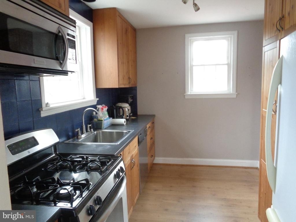 3104 Parker Avenue - Photo 5