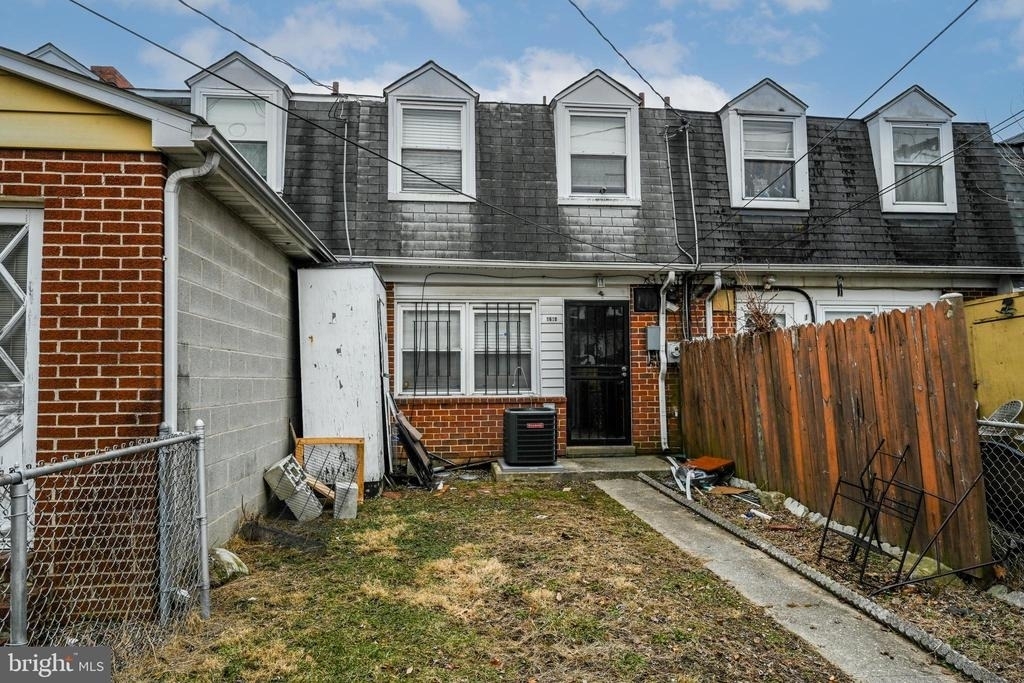 1610 Wentworth Avenue - Photo 5