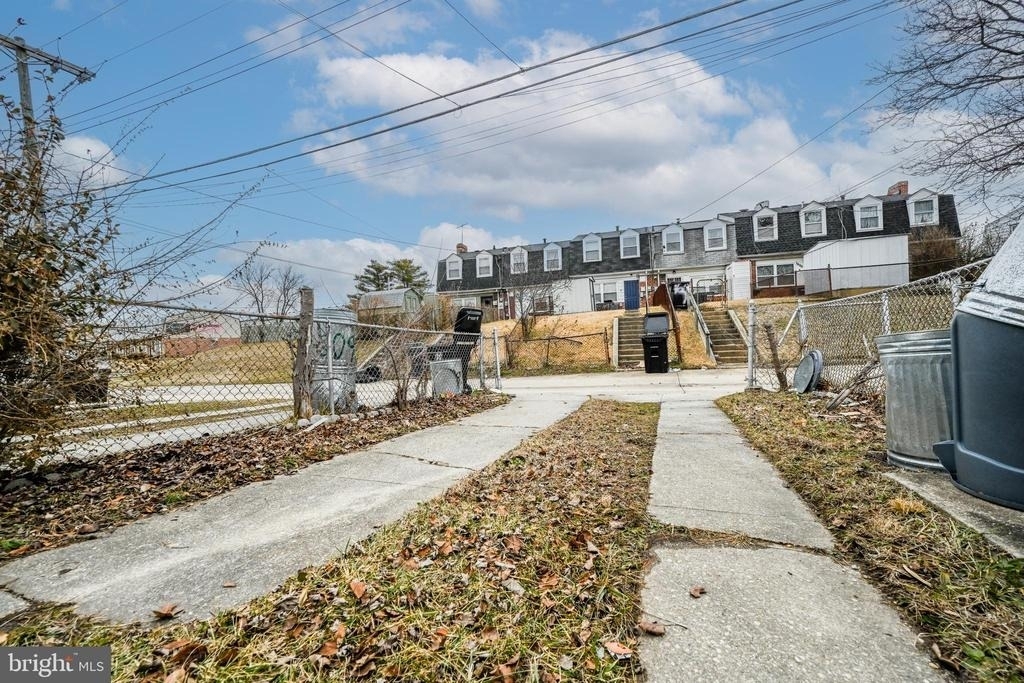 1610 Wentworth Avenue - Photo 4