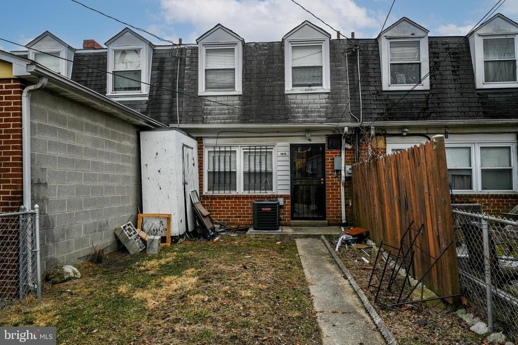 1610 Wentworth Avenue - Photo 7