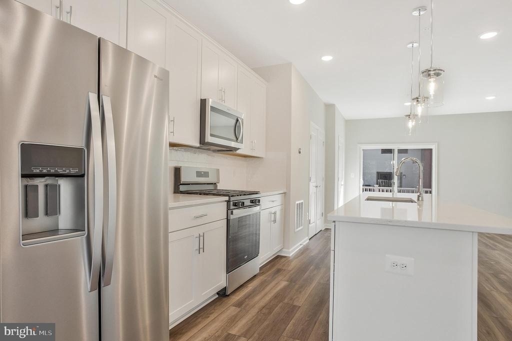 244 Mainstream Drive - Photo 11