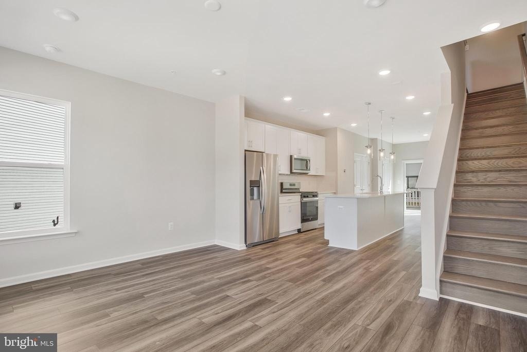 244 Mainstream Drive - Photo 15