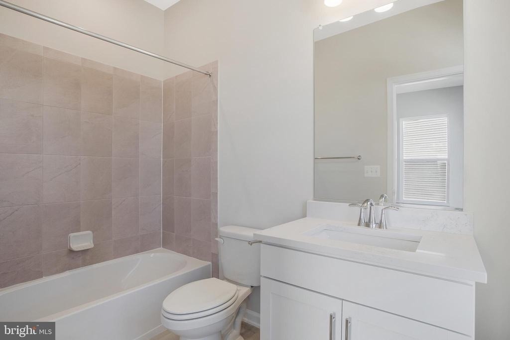 244 Mainstream Drive - Photo 21