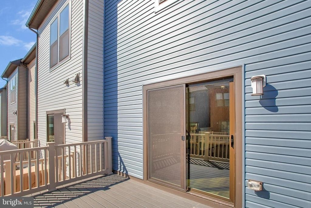 244 Mainstream Drive - Photo 7