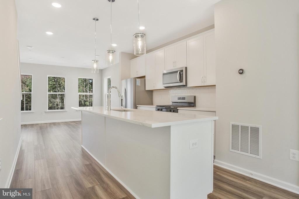 244 Mainstream Drive - Photo 9