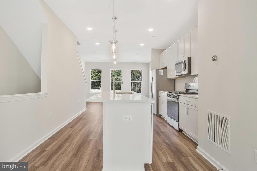 244 Mainstream Drive - Photo 8