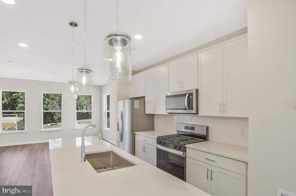 244 Mainstream Drive - Photo 10