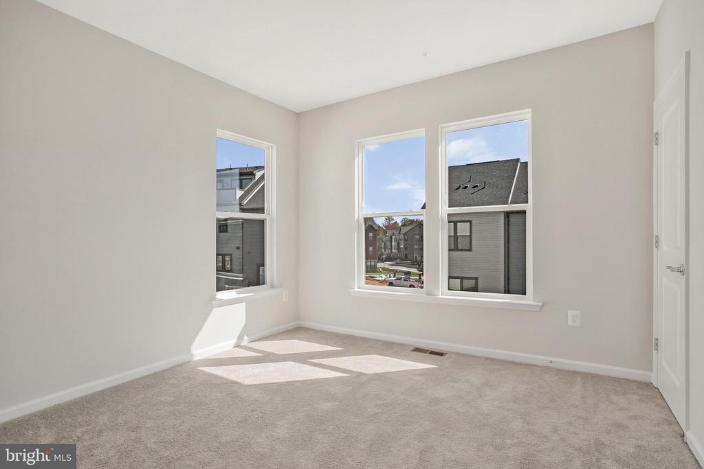 244 Mainstream Drive - Photo 16