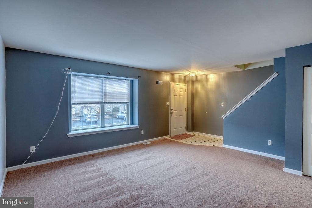 407 Champs Lane - Photo 8