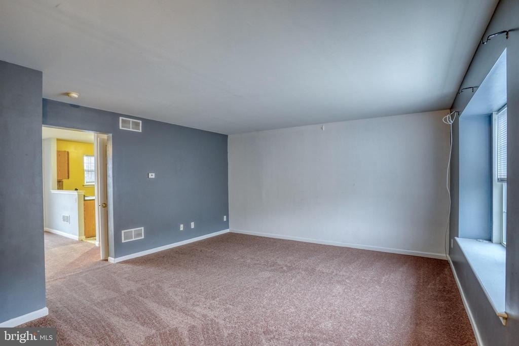 407 Champs Lane - Photo 6