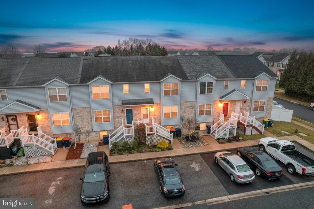 407 Champs Lane - Photo 0