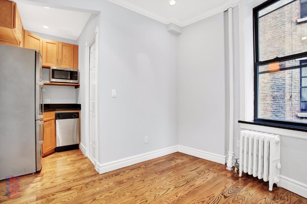 Copy of 326 East 35th Street, Unit 31 - Photo 2