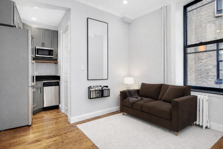 Copy of 326 East 35th Street, Unit 31 - Photo 1
