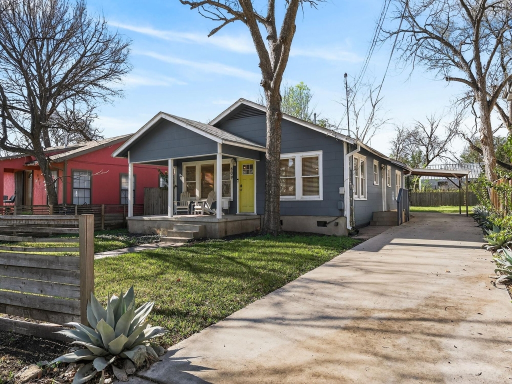 609 Fletcher St - Photo 0