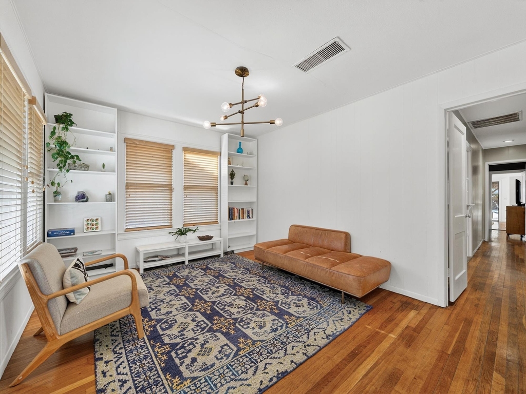 609 Fletcher St - Photo 5
