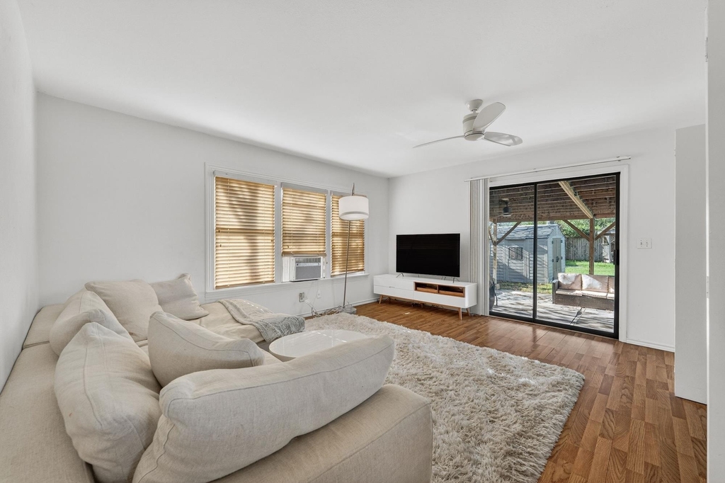 609 Fletcher St - Photo 16