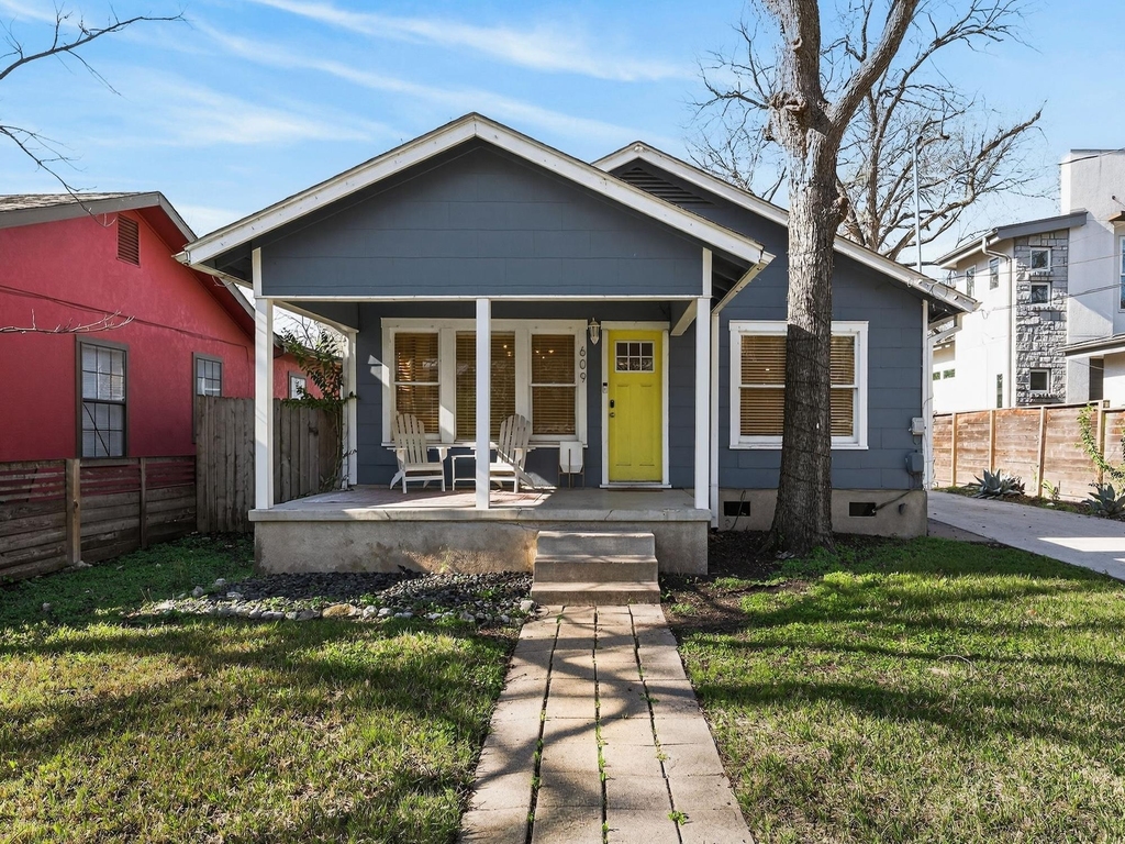 609 Fletcher St - Photo 2