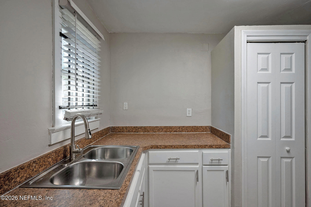 2036 W 11th Street - Photo 10