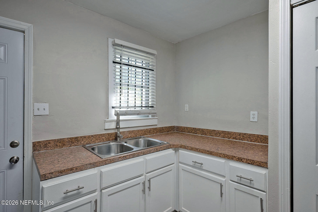 2036 W 11th Street - Photo 9