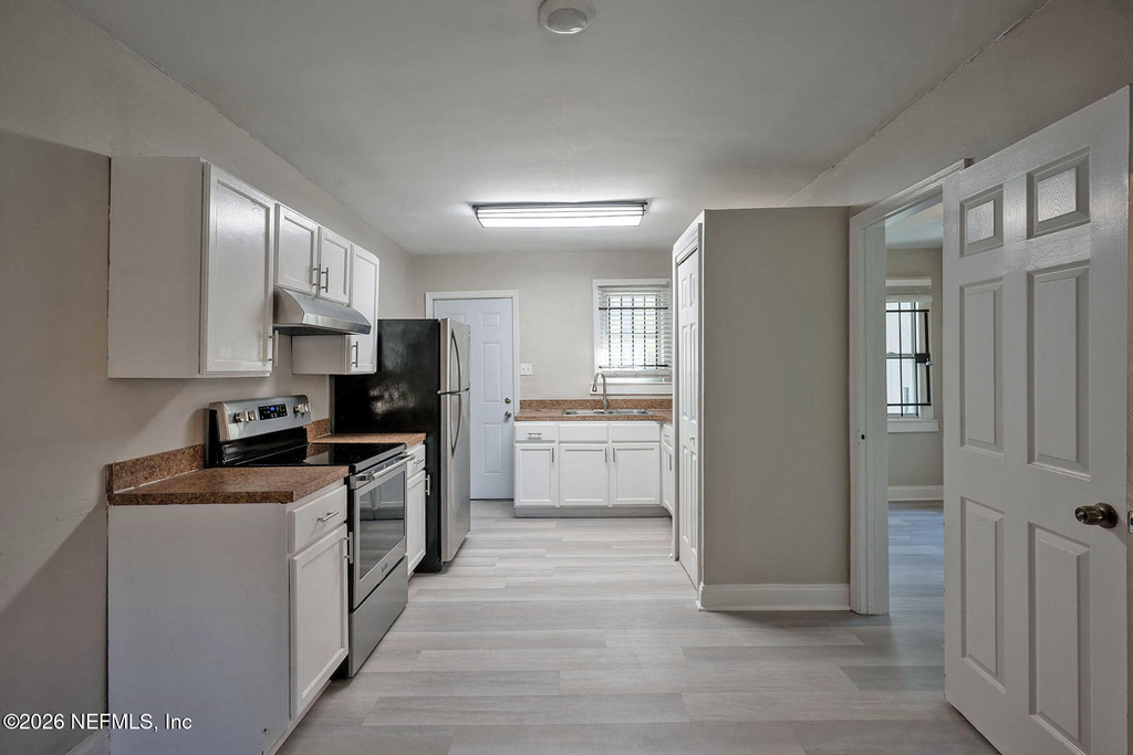 2036 W 11th Street - Photo 6