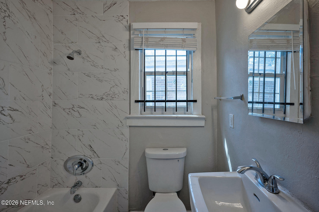 2036 W 11th Street - Photo 14