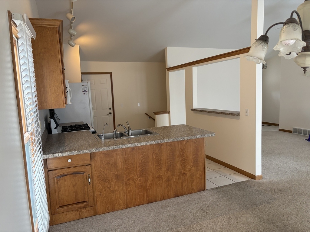 517 E Conley Drive - Photo 5