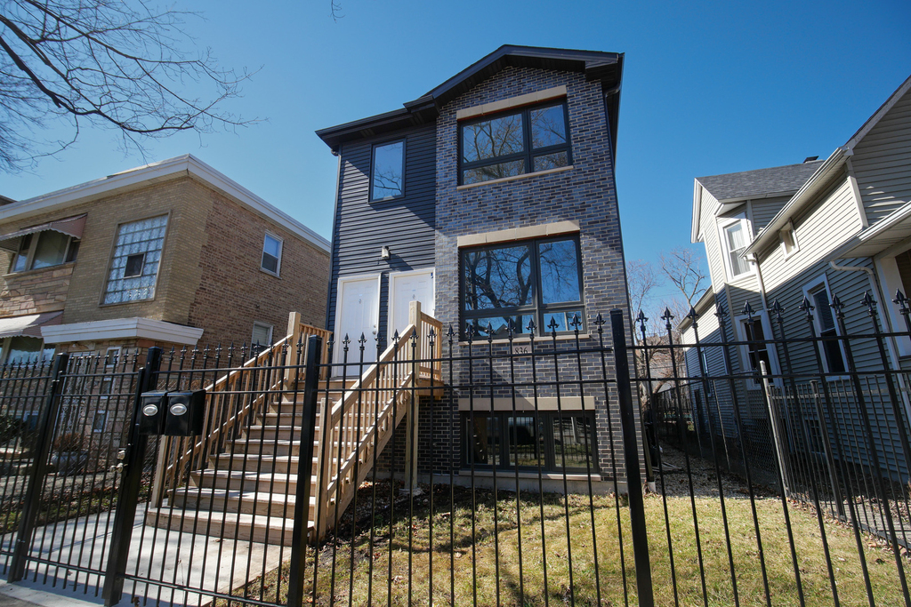 836 N Parkside Avenue - Photo 1