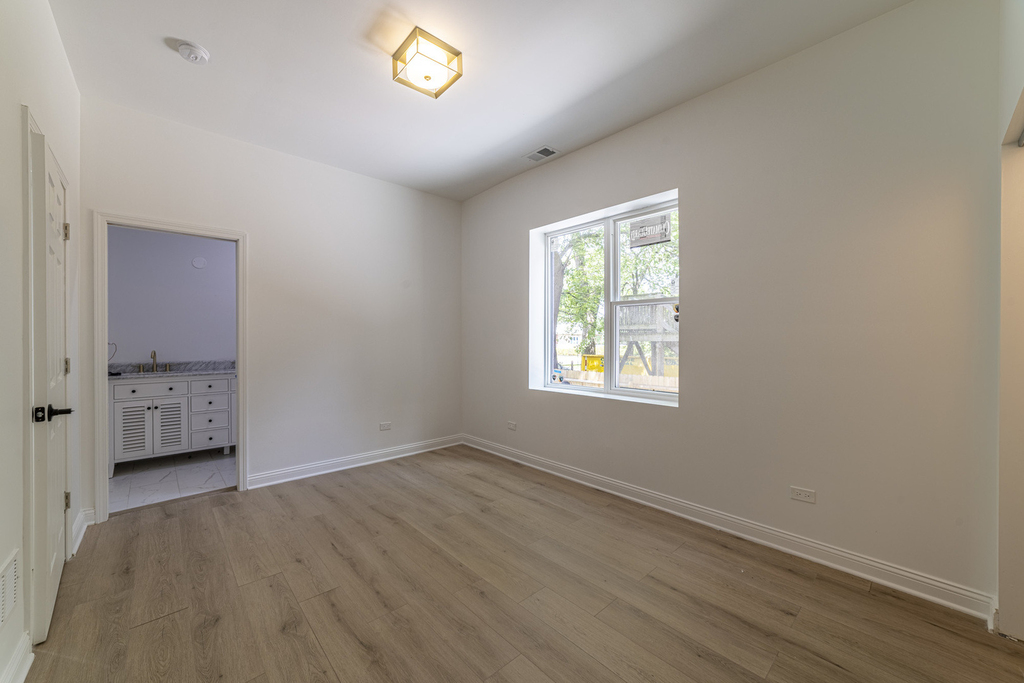 6911 S Kimbark Avenue - Photo 8