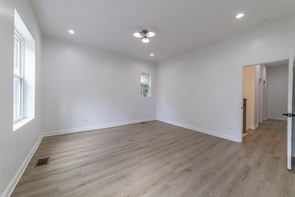 6911 S Kimbark Avenue - Photo 14