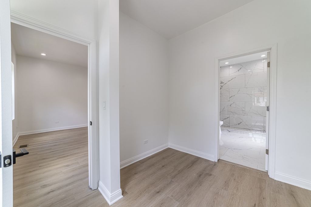 6911 S Kimbark Avenue - Photo 13