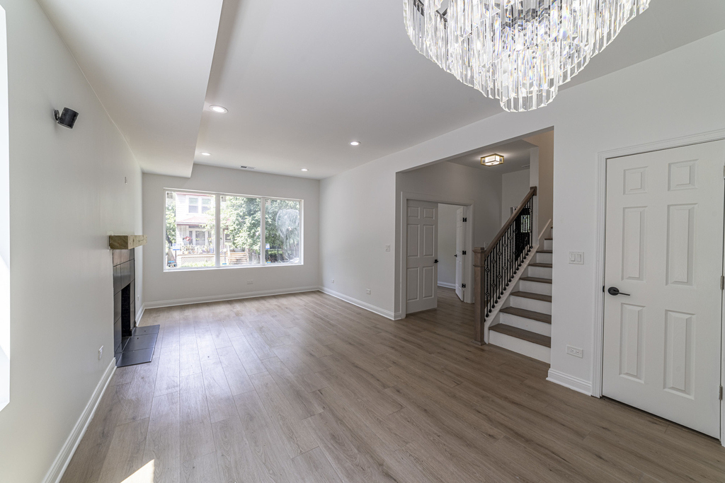 6911 S Kimbark Avenue - Photo 2