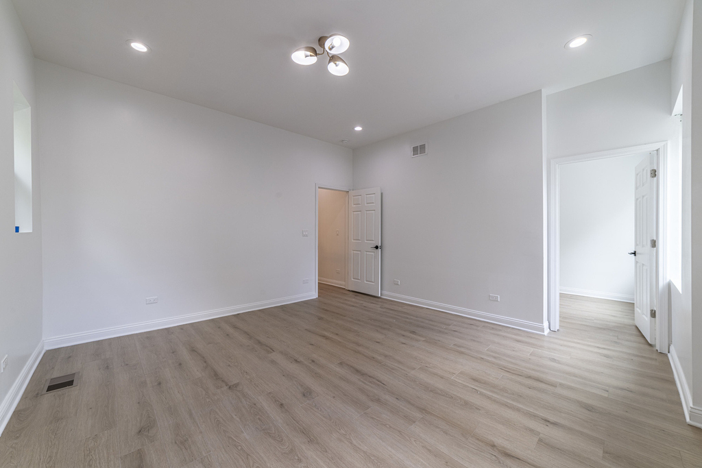 6911 S Kimbark Avenue - Photo 15